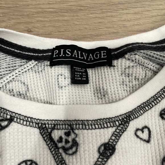 Baseball Tee with Hearts, Skulls, and Peace sign design. - Picture 3 of 3